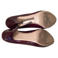 Salvatore Ferragamo Pumps in Bordeaux 