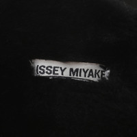 Issey Miyake Veste en cuir d'agneau en noir