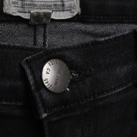 Current Elliott Jeans in donkergrijs