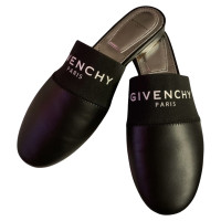 Givenchy Slipper/Ballerinas aus Leder in Schwarz