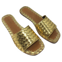 Bottega Veneta Sandals Leather in Gold