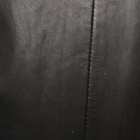 Hugo Boss Robe en cuir noire