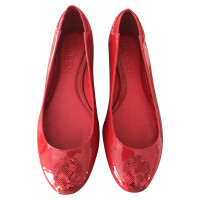 Alexander McQueen Slipper/Ballerinas aus Lackleder in Rot