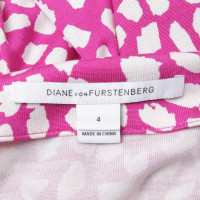 Diane Von Furstenberg Robe portefeuille en fuchsia / blanc