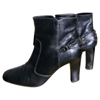 Tod's Black leather ankle boots