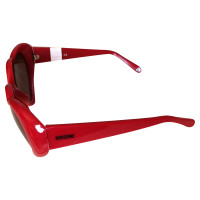 Moschino occhiali da sole a forma di cuore rosso