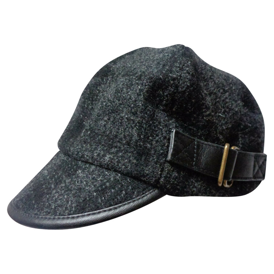 Burberry Hat/Cap Wool in Grey