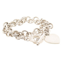 Tiffany & Co. Armband mit Herzanhänger und Knebelverschluss Silver in Silvery