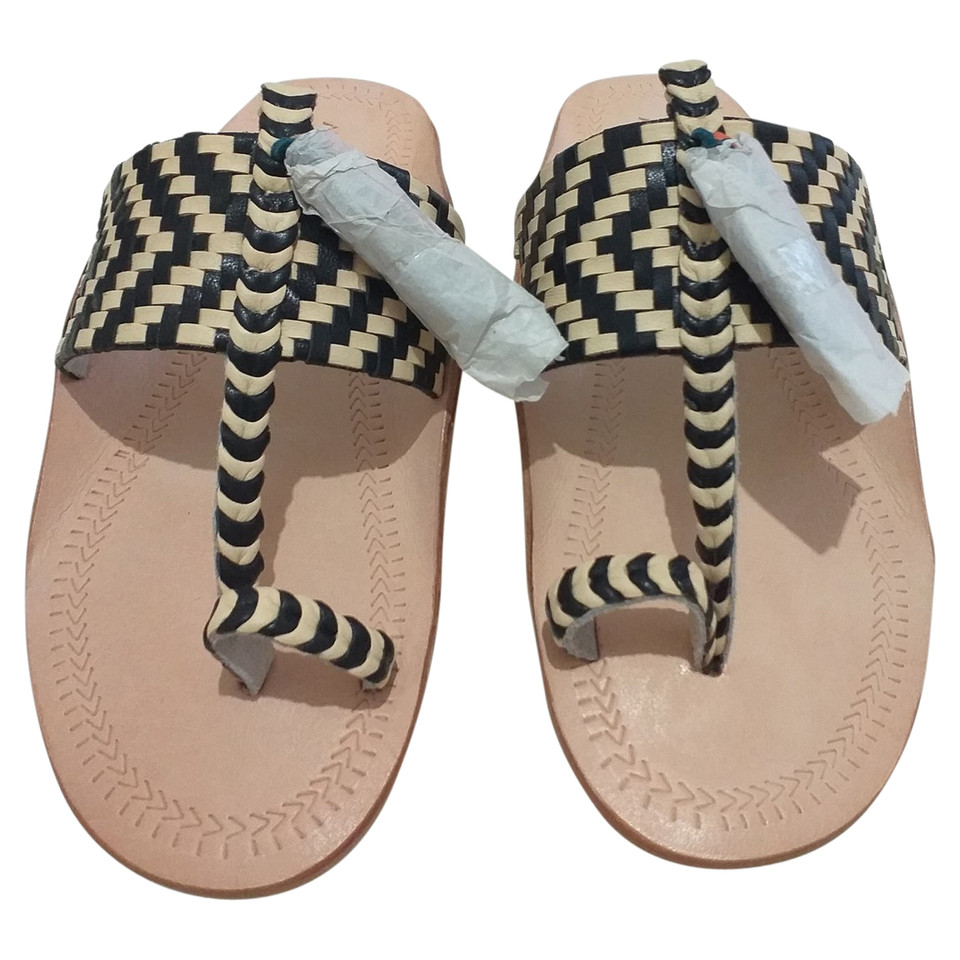 Antik Batik Sandalen aus Leder in Creme