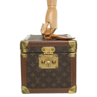 Louis Vuitton Beautycase made of canvas in brown