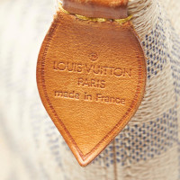 Louis Vuitton Saleya Canvas in Wit