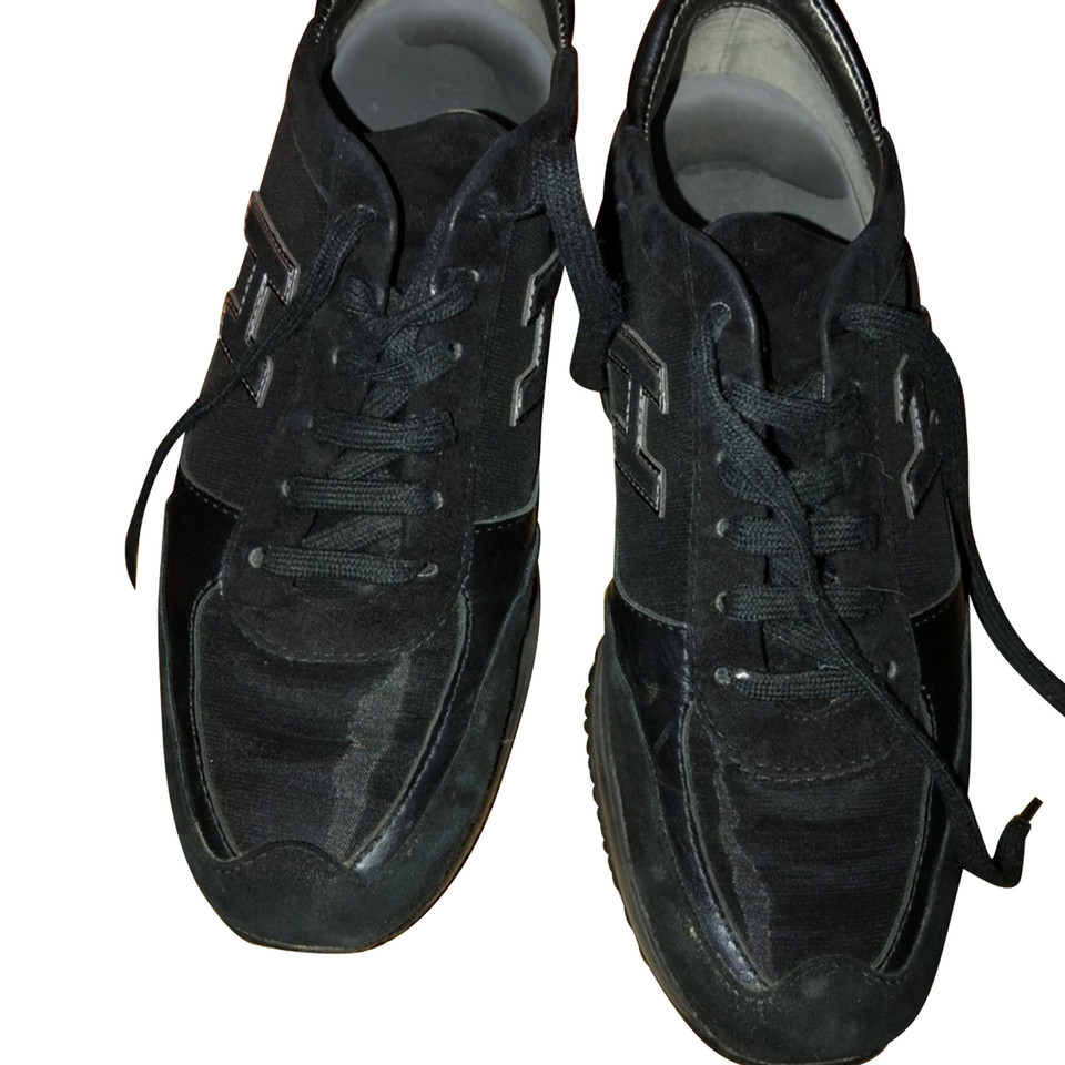 Hogan Chaussures à lacets en Daim en Noir