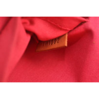 Louis Vuitton Reade MM aus Lackleder in Orange
