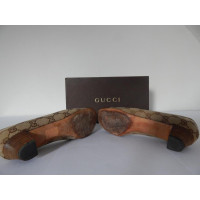 Gucci Guccissima pumps avec logo GG doré