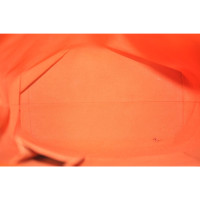 Louis Vuitton Reade MM aus Lackleder in Orange