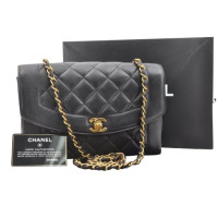 Chanel Catena Shoulder bag