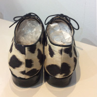 Giorgio Armani Chaussures à lacets avec motif