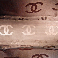 Chanel Surpique aus Leder in Braun
