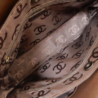 Chanel Surpique aus Leder in Braun
