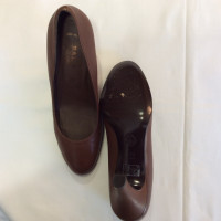 Bally pumps in brown