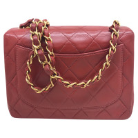 Chanel Classic Flap Bag Mini Square in Pelle in Rosso