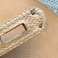 Hermès Kelly Bag 32 aus Leder in Gold