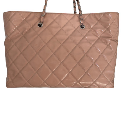 Chanel Shopping Tote aus Lackleder in Rosa / Pink