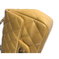 Chanel Classic Flap Bag Mini Square en Cuir en Jaune