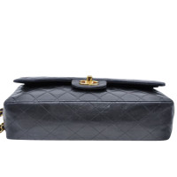 Chanel Classic Flap Bag Medium in Black