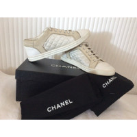 Chanel Sneakers aus Material-Mix