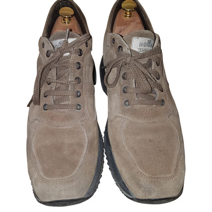 Hogan Sneakers aus Wildleder in Taupe