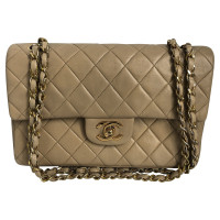 Chanel Classic Flap Bag Small in Pelle in Beige