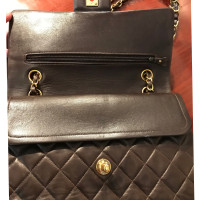 Chanel Classic Flap Bag Medium Leer in Bruin