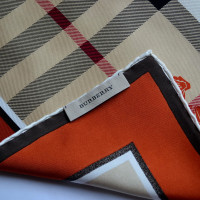 Burberry Foulard en soie à carreaux nova