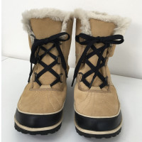 Sorel Winter enkellaarzen met bontrand