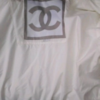 Chanel veste vers le bas