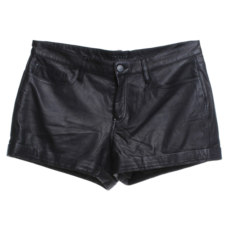 Theory Shorts in pelle in Black