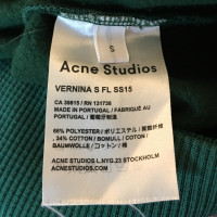 Acne pull-over