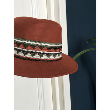 Max Mara Hat/Cap Wool in Brown