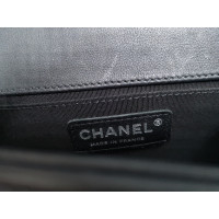 Chanel Boy Medium aus Leder in Schwarz