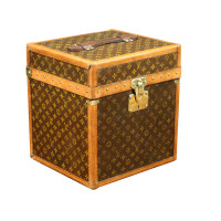 Louis Vuitton Hatbox with monogram pattern