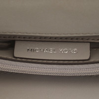 Michael Kors Umhängetasche aus Leder in Grau