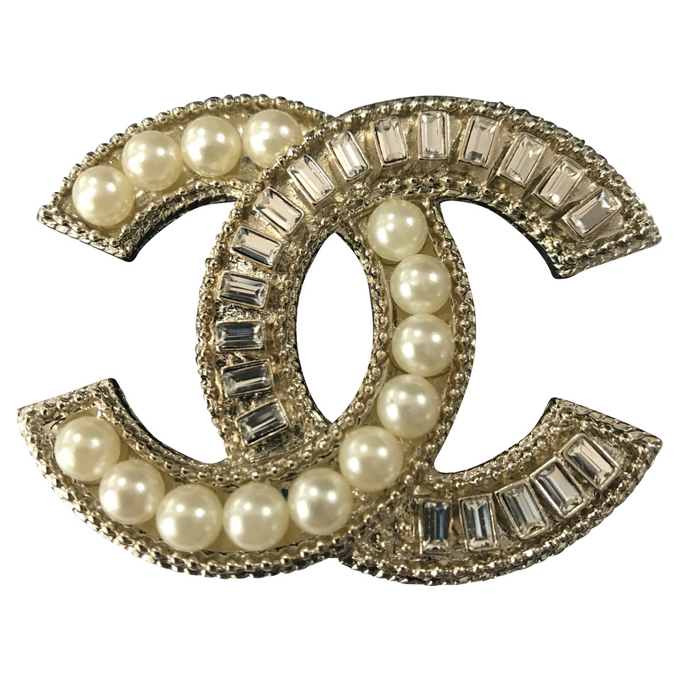 Chanel broche