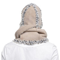 Chanel Mütze mit Schal in Beige