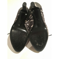 Chanel Ankle Boots in Schwarz/Weiß