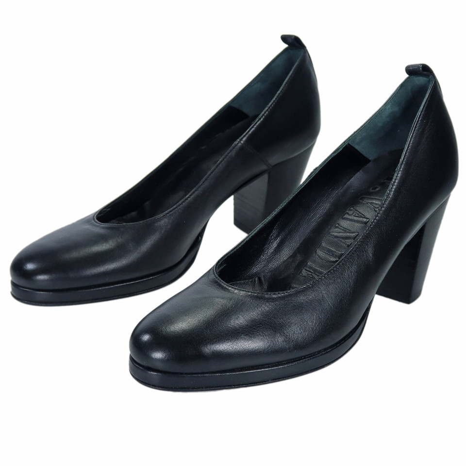 A. F. Vandevorst Pumps/Peeptoes en Cuir en Noir