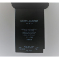 Saint Laurent Vestire con il modello