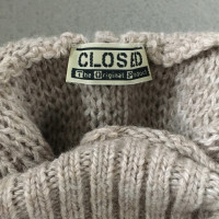 Closed pullover