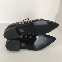 Versace Schnürschuhe mit Nieten