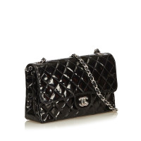 Chanel Classic Flap Bag Medium Leather in Black